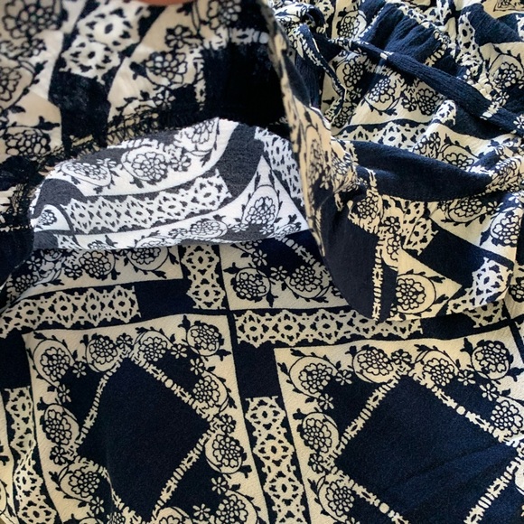 MOON RIVER Women's Ruffle Detail Printed Romper, NWOT - Picture 3 of 5